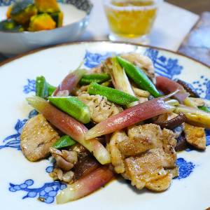 みょうがと豚肉の黒酢炒め