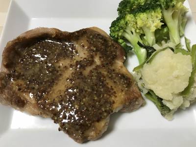 ポークソテー 粒マスタードソース