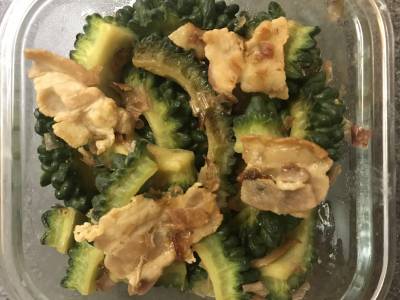 ゴーヤーと豚肉のしょうゆ炒め