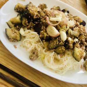 なすそぼろそうめん