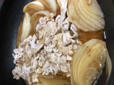 たまねぎと豚肉の甘辛煮