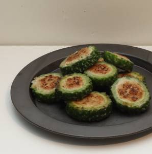 ゴーヤーの肉詰め焼き