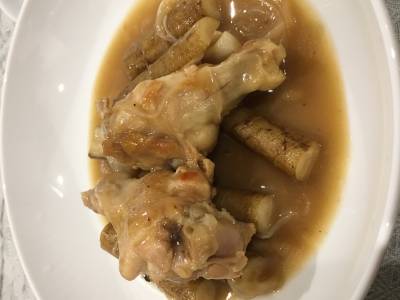 鶏肉とごぼうのワイン煮