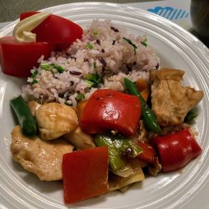 鶏肉と野菜の黒酢炒め