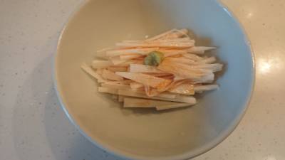 せん切り長芋のわさびじょうゆ