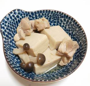 高野豆腐と鶏肉の煮物