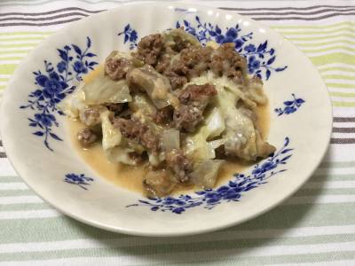 キャベツと合いびき肉のチーズ蒸し