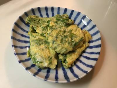 セロリの葉と卵の炒め物