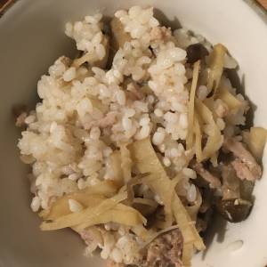 豚ひき肉としめじの炊き込みご飯