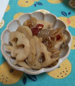 れんこんと結びしらたきのいり煮