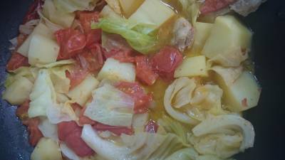 鶏肉とじゃがいものトマトしょうゆ煮