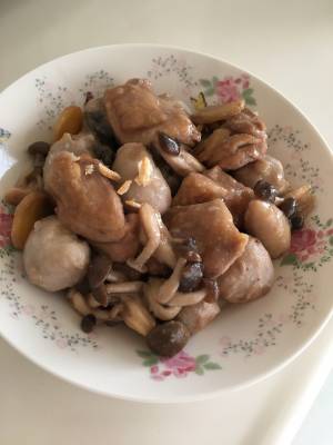 里芋と鶏もも肉の甘辛照り煮