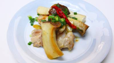 エリンギと鶏肉のアーリオ・オーリオ