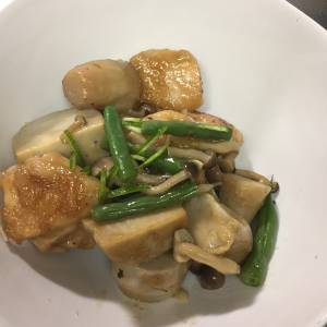 里芋と鶏もも肉の甘辛照り煮