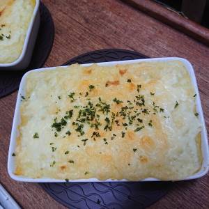 ひき肉とマッシュポテトのグラタン