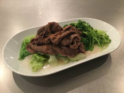 レタスの牛肉蒸し
