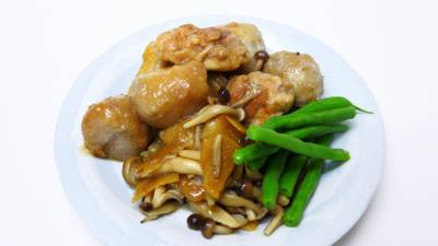 里芋と鶏もも肉の甘辛照り煮