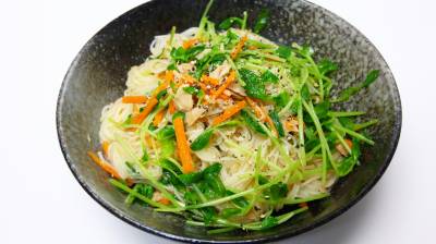 ツナと豆苗(トーミョー)のソーミンチャンプルー