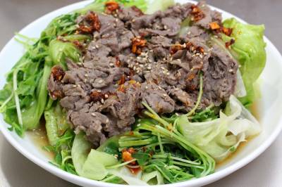 レタスの牛肉蒸し