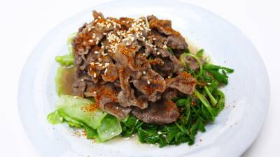 レタスの牛肉蒸し