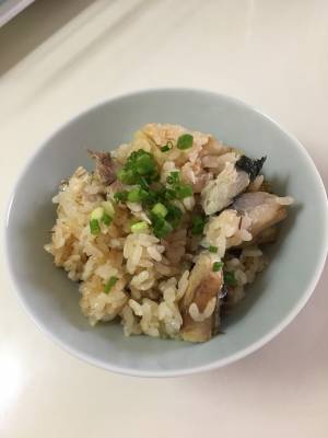 焼きさばと梅の炊き込みご飯