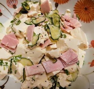 豆腐とハム、きゅうりのサラダ