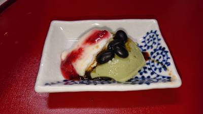 豆乳のブラマンジェいちごソース