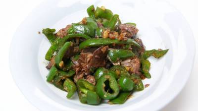 ピーマンと鶏レバーの炒め煮