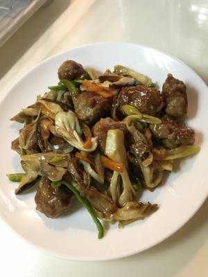 豚肉ときのこの甘酢がらめ