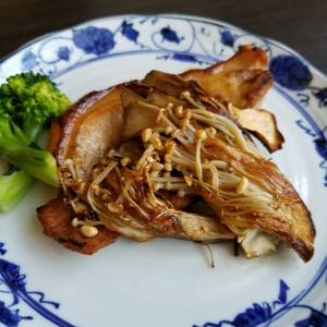 きのこと豚肉のソテー