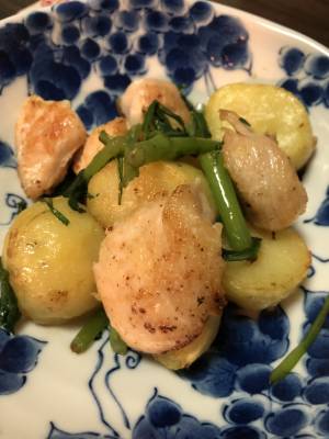 カリカリじゃがいもと鶏のソテー