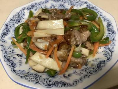 ピーマンと豚肉の黒酢炒め