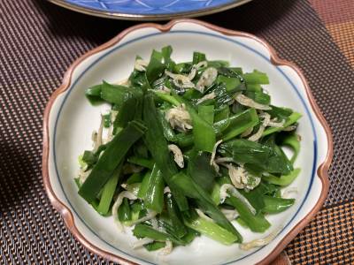 にらとカリカリじゃこ炒め