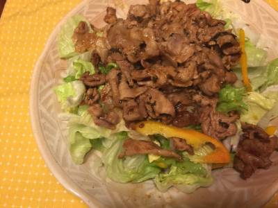 スタミナ焼き肉サラダ