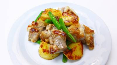 カリカリじゃがいもと鶏のソテー