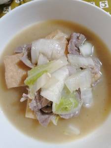 豚バラ肉と白菜のみそバタースープ