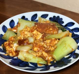 さけと卵のフワフワチリソース煮