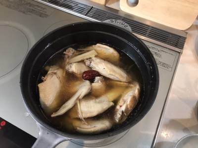 ごぼうと鶏肉のスープ