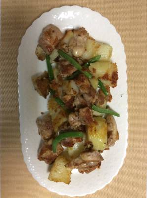 カリカリじゃがいもと鶏のソテー