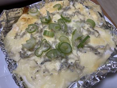 はんぺんのしらすチーズ焼き
