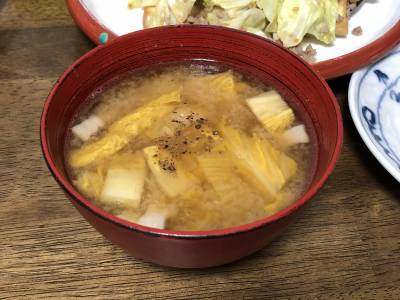 豚バラ肉と白菜のみそバタースープ