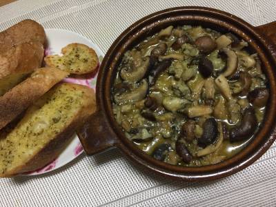 しいたけのアヒージョ