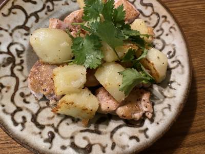 カリカリじゃがいもと鶏のソテー