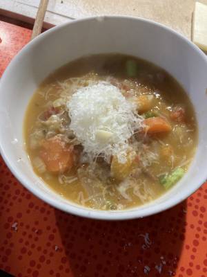 たっぷり野菜と豆のスープ