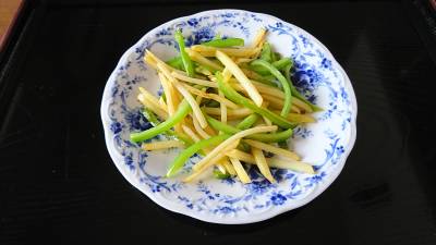 じゃがいもとピーマンのシャキシャキ炒め