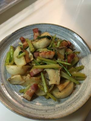 かぶとベーコンのサッと炒め