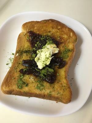 抹茶餡バタートースト