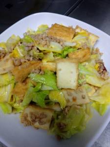 キャベツと厚揚げのみそ炒め