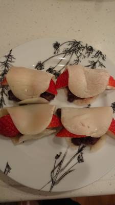 いちごのあん巻き