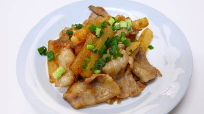 大根と豚バラの甘辛みそ炒め